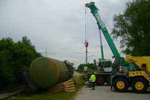 ADAC - Autokran - 4-Achser Seitenansicht, preload